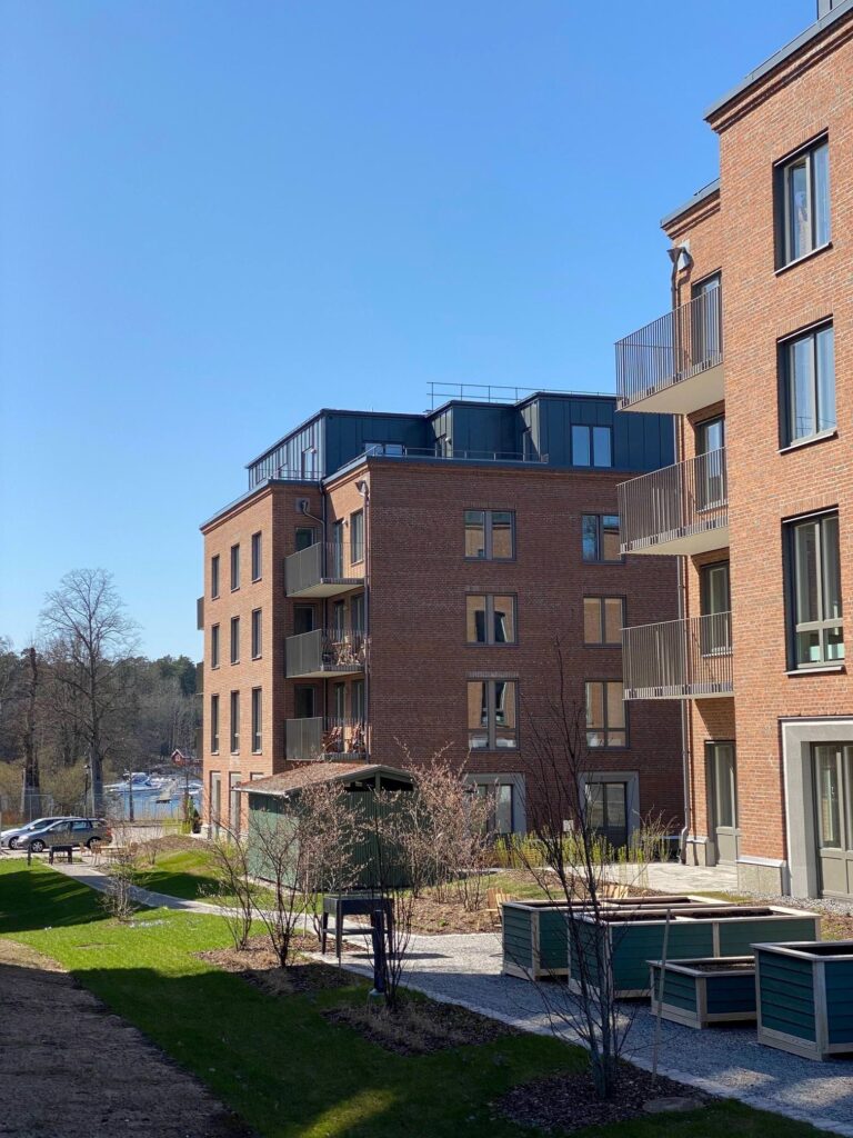 Nybyggd stödmur till bostadsrättsförening. Söderhagen Haninge
